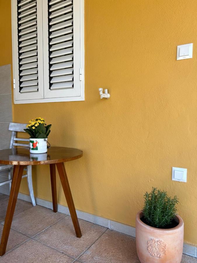 Zio Nino Lägenhet Sutomiscica Exteriör bild